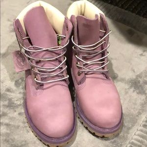 New Timberland Boots Women’s Size 7